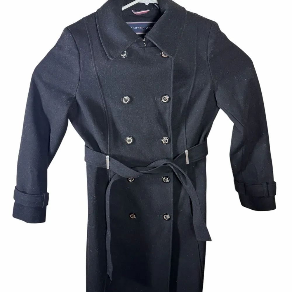 Tommy Hilfiger Black andโGold Button